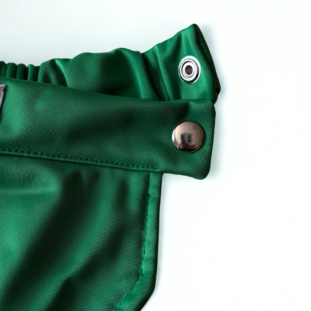 Hello Kitty X Animal Spirit Bandana Holiday verde M (32 - 38 cm.)