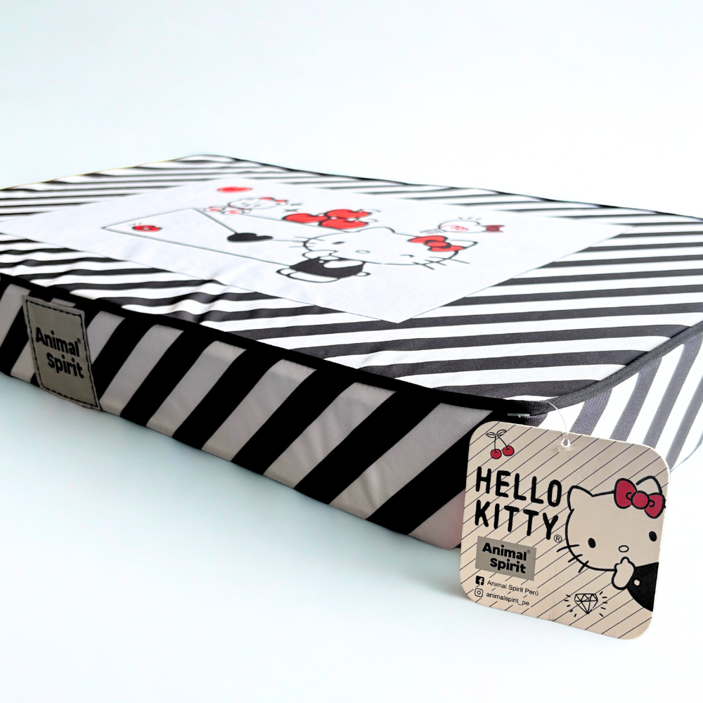 Hello Kitty X Animal Spirit Colchoneta Black & White (70 x 45 x 8 cm.)