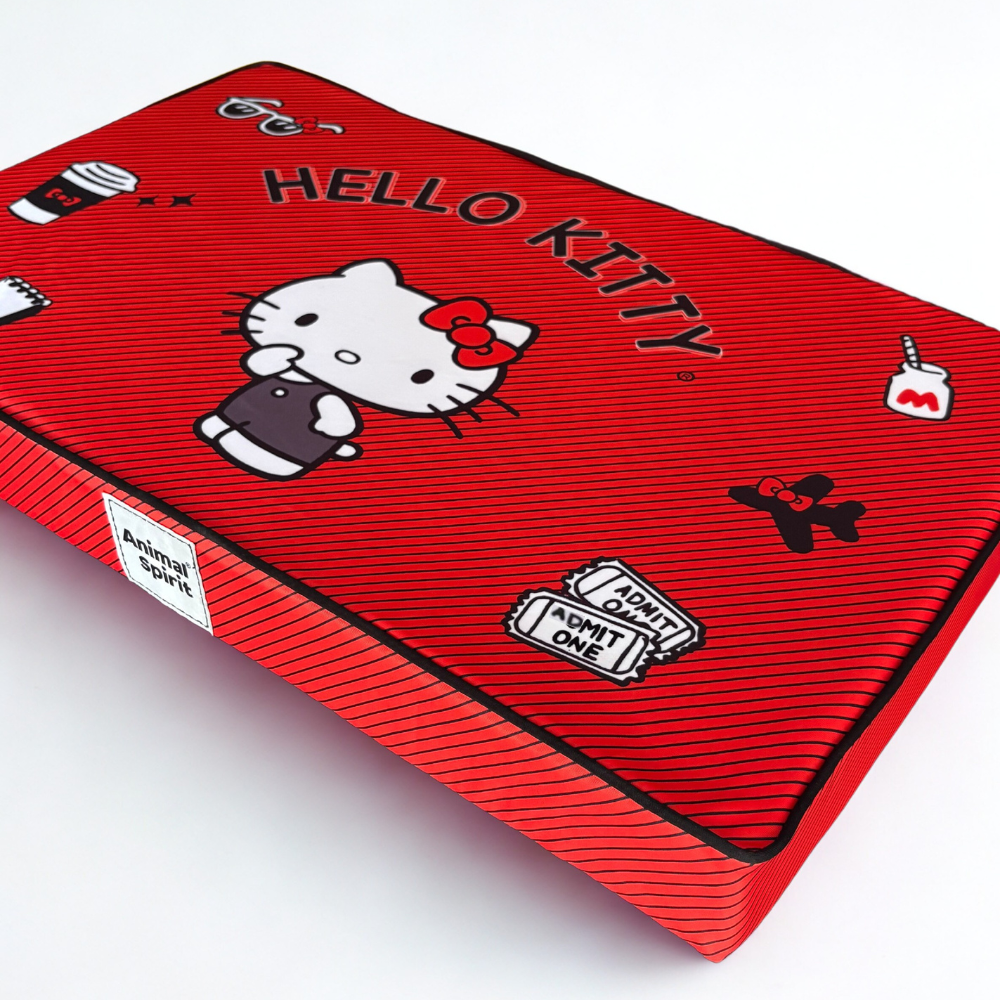 Hello Kitty X Animal Spirit Colchoneta roja (70 x 45 x 8 cm.)