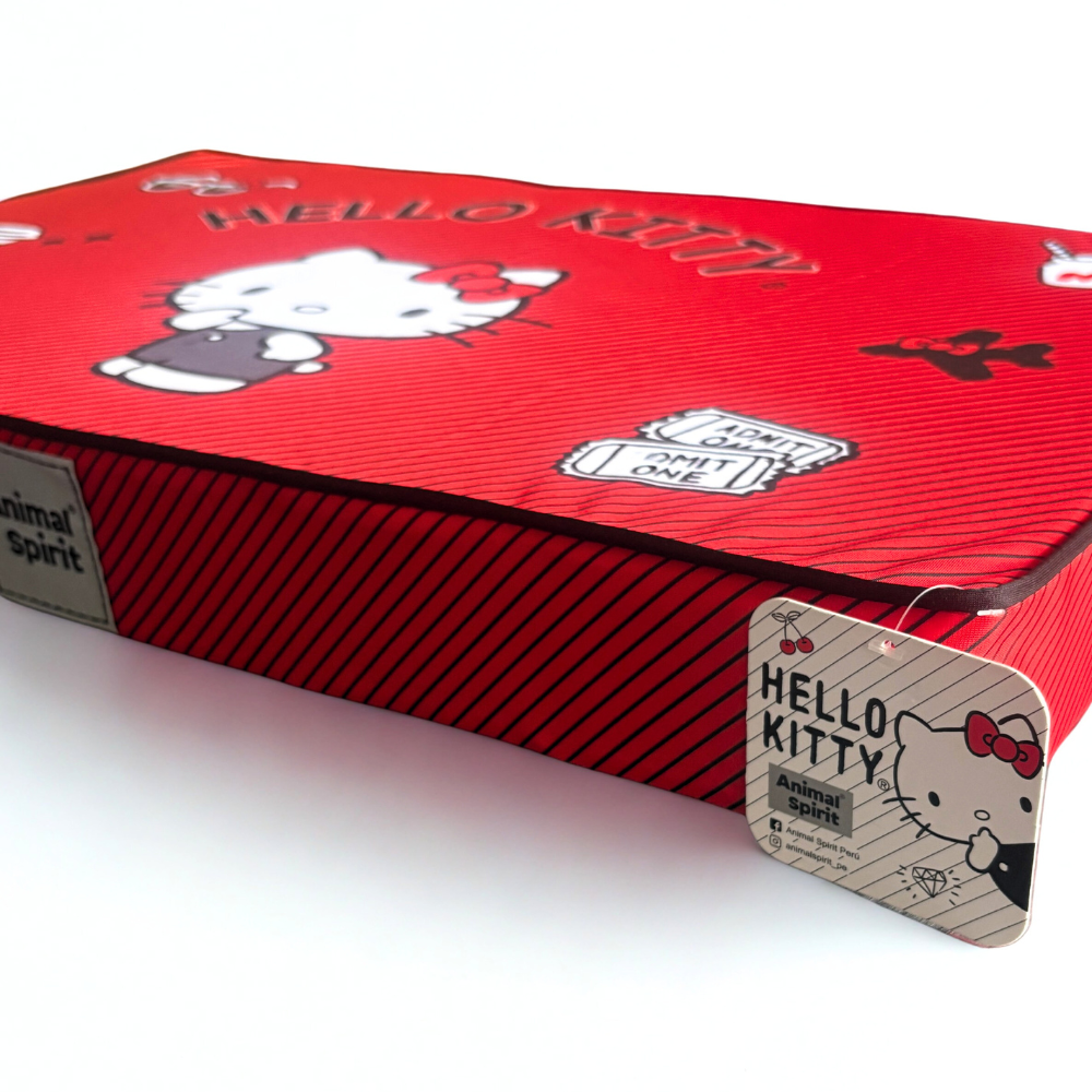 Hello Kitty X Animal Spirit Colchoneta roja (70 x 45 x 8 cm.)