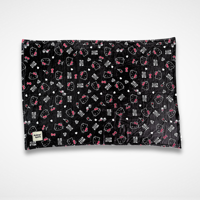 Hello Kitty X Animal Spirit Manta Deluxe negra (120 x 80 cm.)