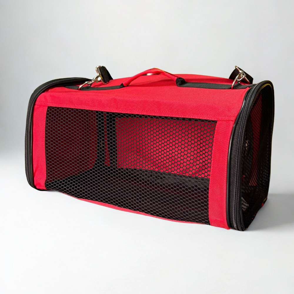 Hello Kitty X Claws & Paws Transportador rojo (45 x 26 x 25 cm.)